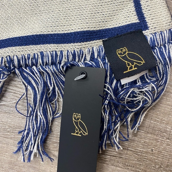 Toronto Maple Leafs x OVO Scarf - Picture 4 of 6